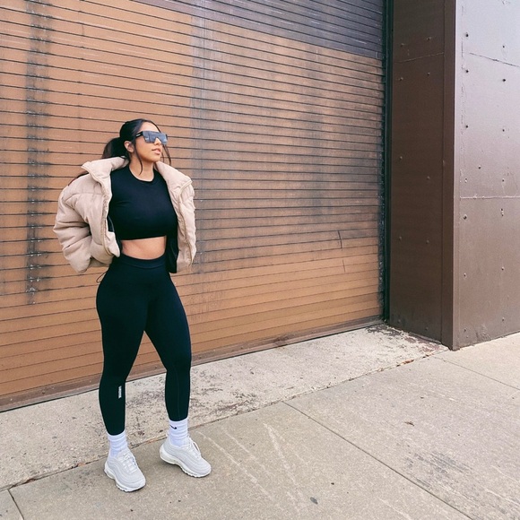 Meet your Posher, Nicky - Picture 3 of 3